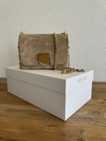Jimmy Choo Schultertasche aus Wildleder mit Goldkettte
