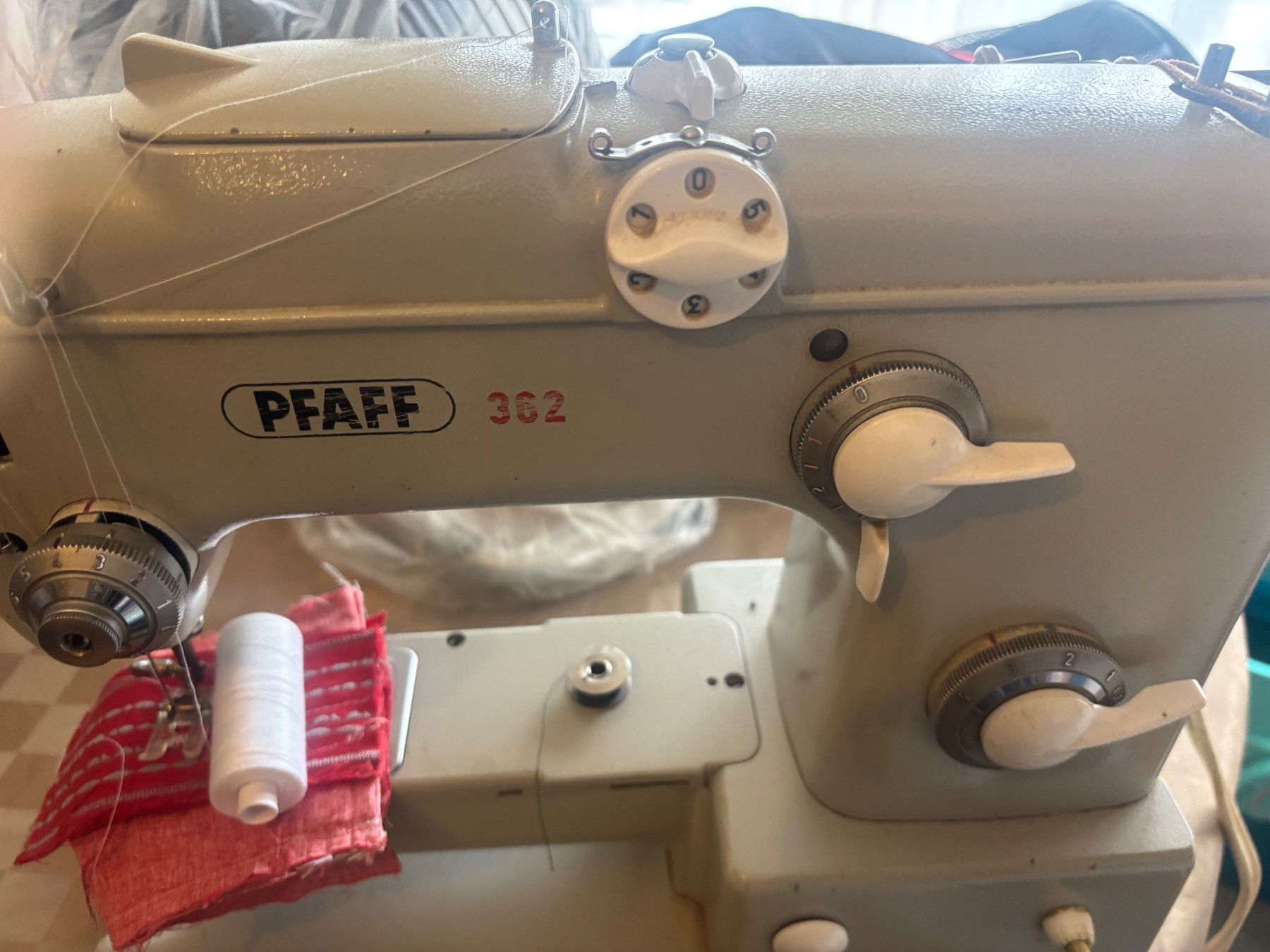 Pfaff Machines à coudre: Nähmaschine Pfaff – D'occasion à Kriens par Wundertuete17 2