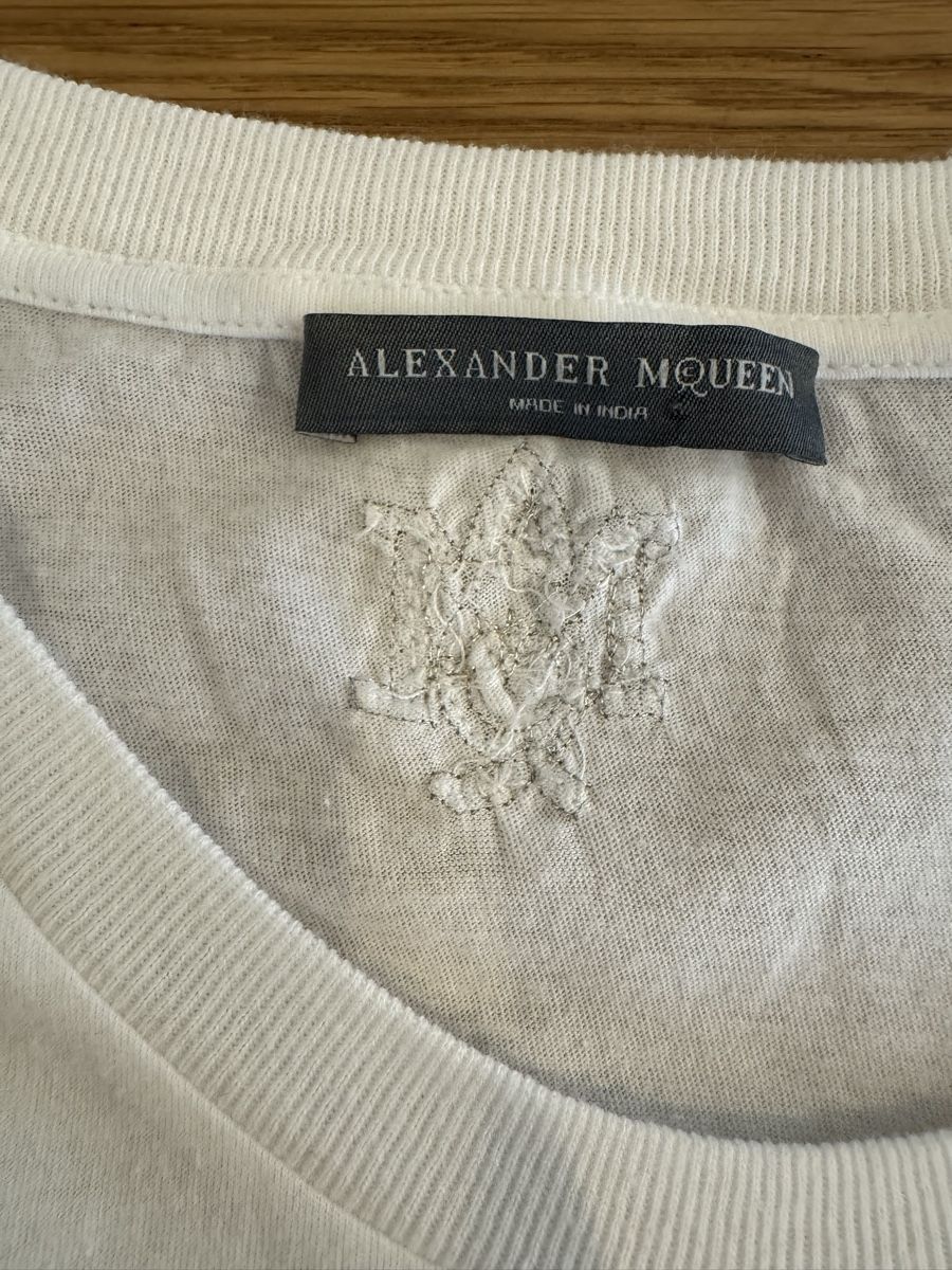 Alexander Mcqueen T-shirt: T-Shirt Alexander McQueen – Usato da Knonau venduto da geb_zc7b 2