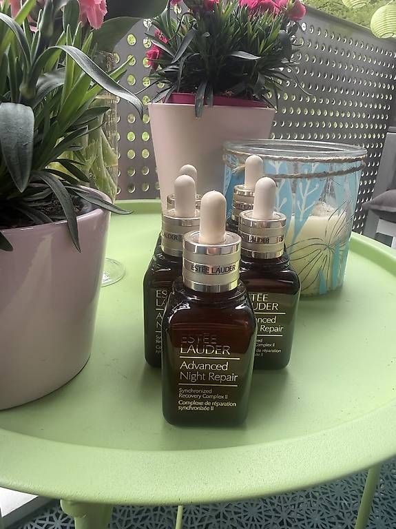 Cura del viso: Estee Lauder Serum – Nuovo (secondo la descrizione) da Zürich venduto da pinish