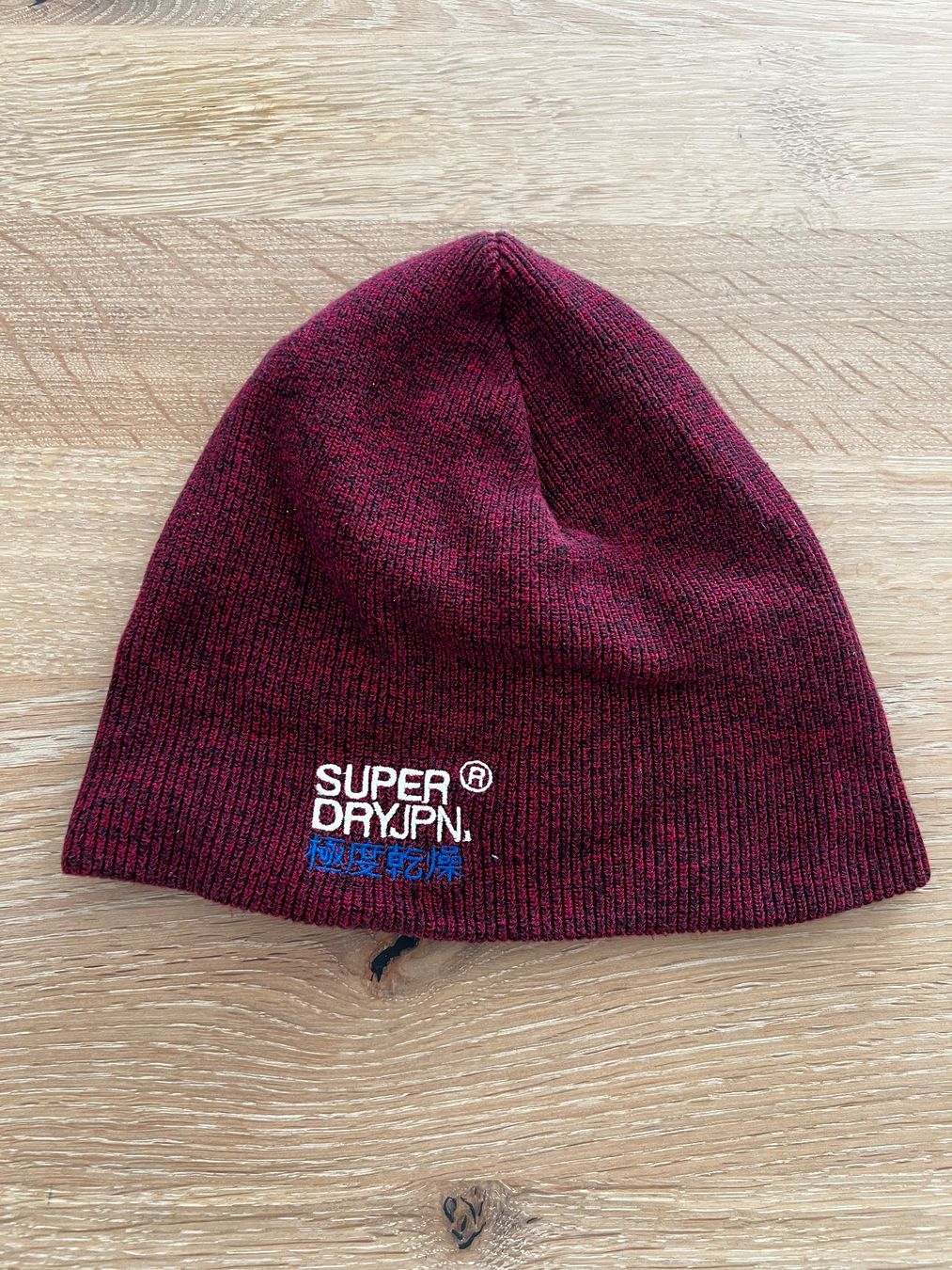 Copricapi, berretti & cappellini: Beanie von Superdry Bordeaux Rot – Usato da Oberwil-Lieli venduto da Jo-Ke