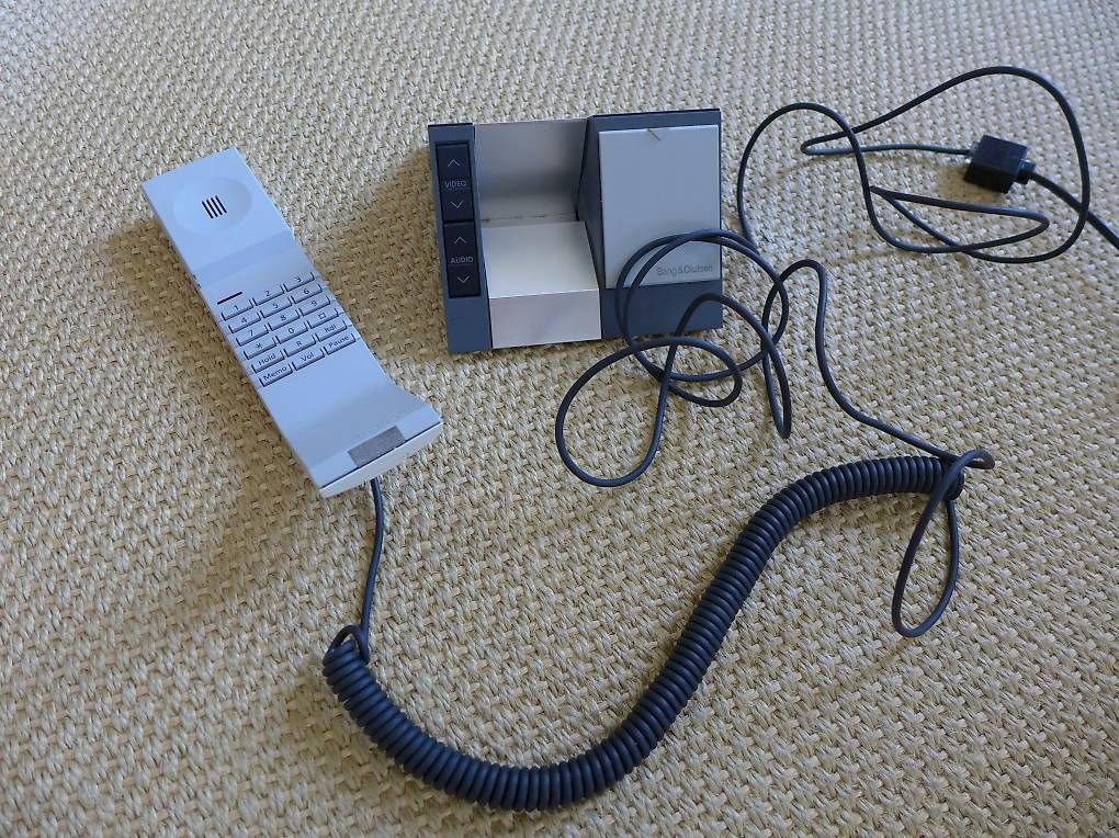 Telefoni: B&O Beocom Table Base Link 1003929 weiss – Usato da Bern venduto da urs_x8c8 1