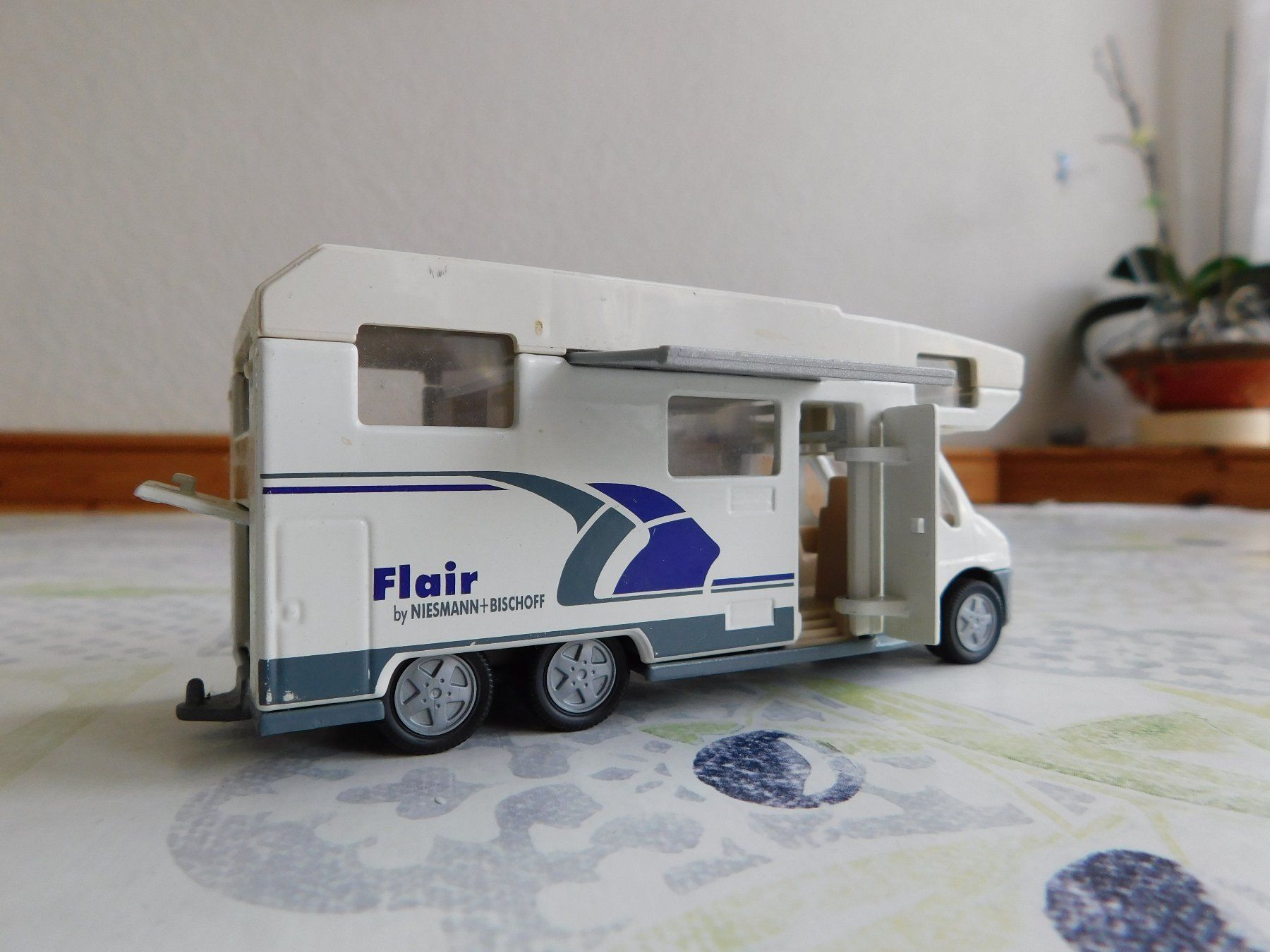 Siku Modellini d'auto: Siku Wohnmobil Flair – Usato da Strengelbach venduto da Wedi73 1