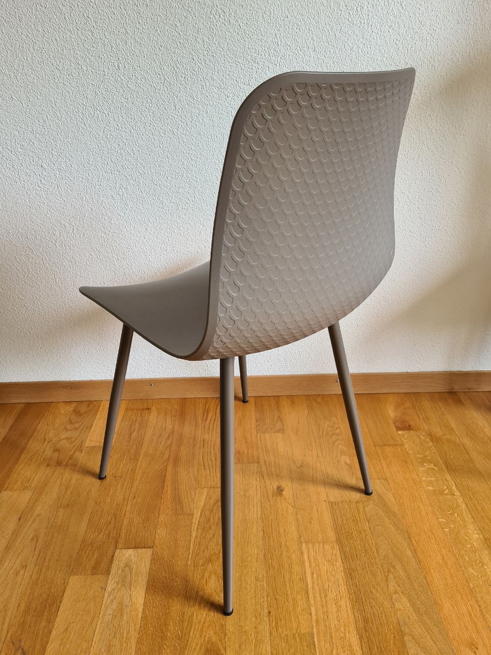 Pfister Sedie: Moderner Stuhl – Usato da Bürglen TG venduto da ale_8b2v