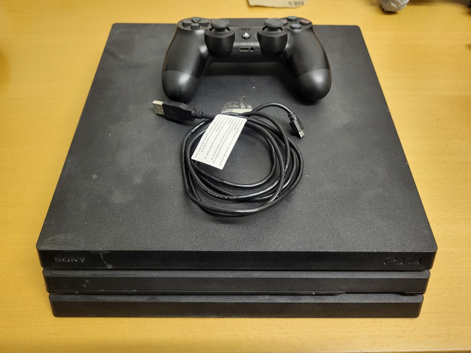 Sony Console: ps4 pro – Usato da Winterthur venduto da mue_r5kj