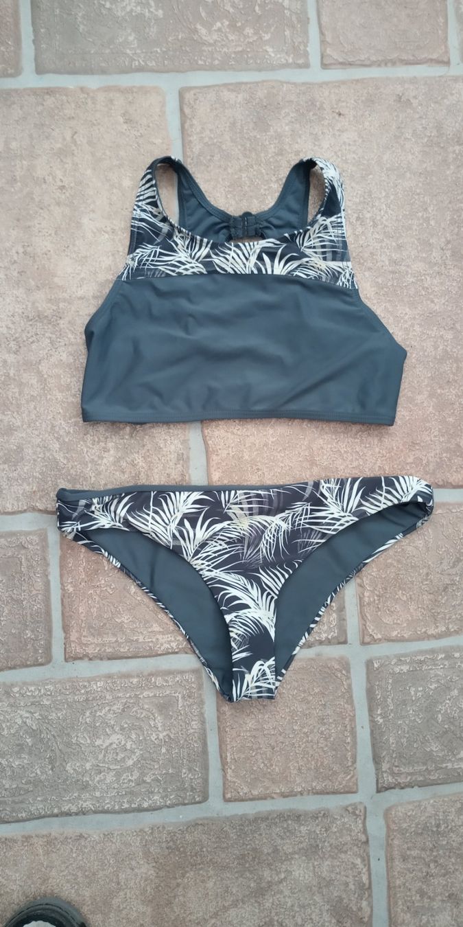 Costumi da bagno & Bikini: NEU PULP Sportliches Bikini mit tropischem Muster M eher S – Nuovo (secondo la descrizione) da St. Gallen venduto da Hereplaysmusic