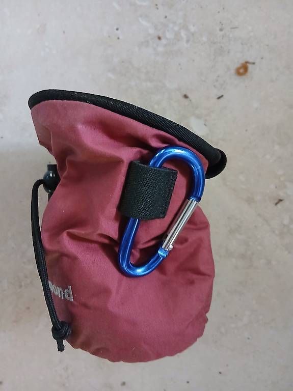 Taschen: Magnesiumtasche mit ersatzballen – Gebraucht aus Emmenbrücke von papamo06 2