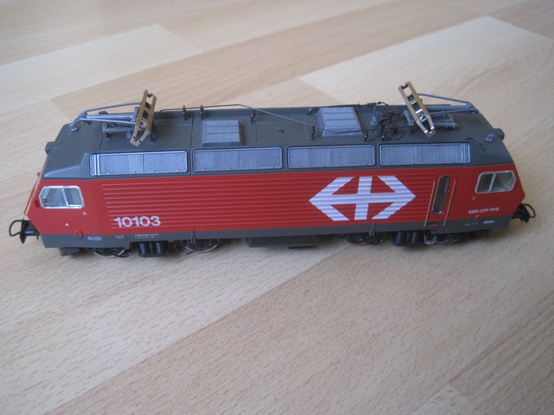 Roco Modelleisenbahnen: LOK SBB CFF Roco Rot Wechselstrom 10103 – Gebraucht aus Gossau SG von Noryflory 1