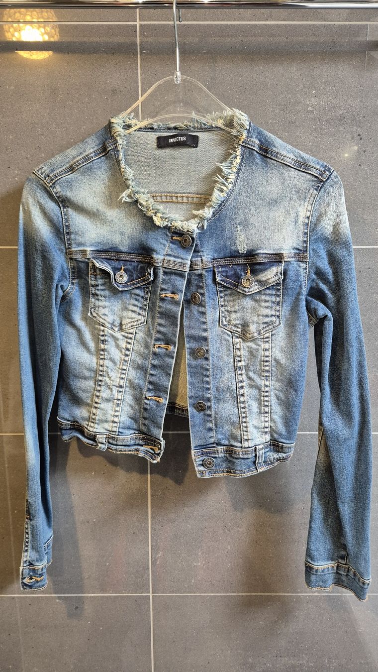 Giacche: Veste en jeans Invictus – Usato da Gland venduto da ozl_y9tq 1