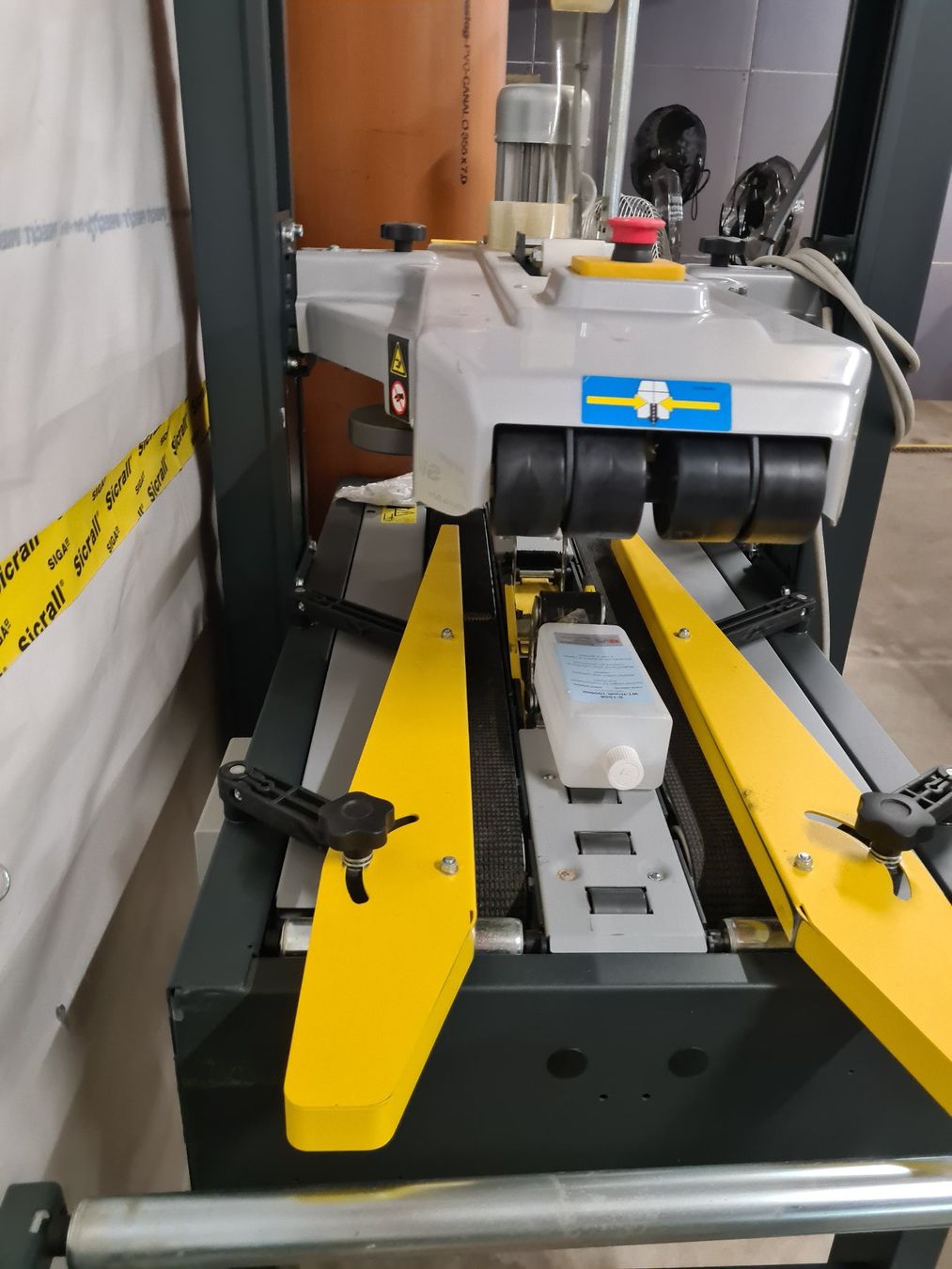 Tutte le macchine: Halbautomatischer Kartonverschließer SIAT – Usato da Hildisrieden venduto da mar_dnw2 2