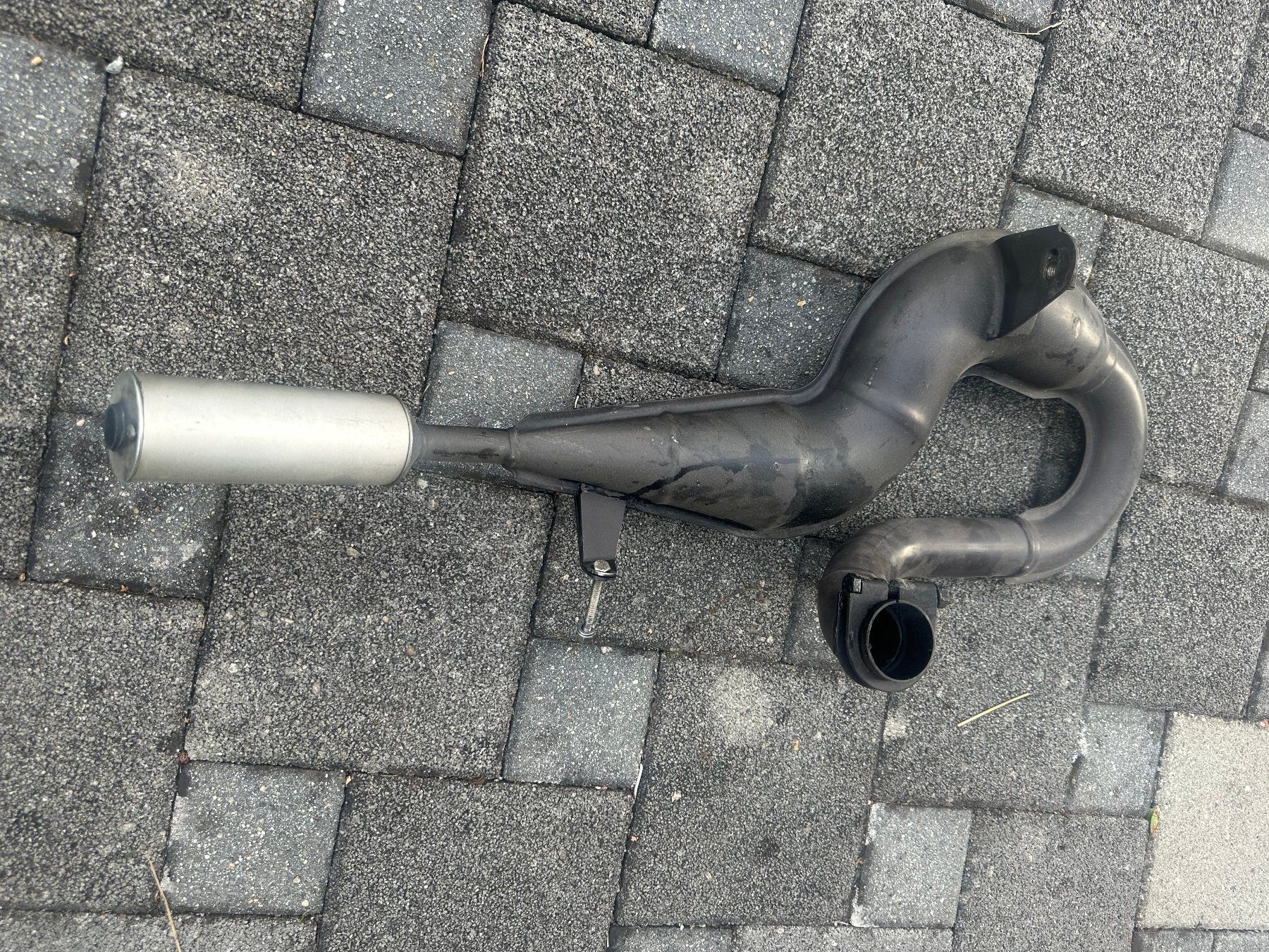 Vespa Tutti pezzi di ricambio per scooter: Vespa PX 200, Rennauspuff – Usato da Muri AG venduto da Salamander13