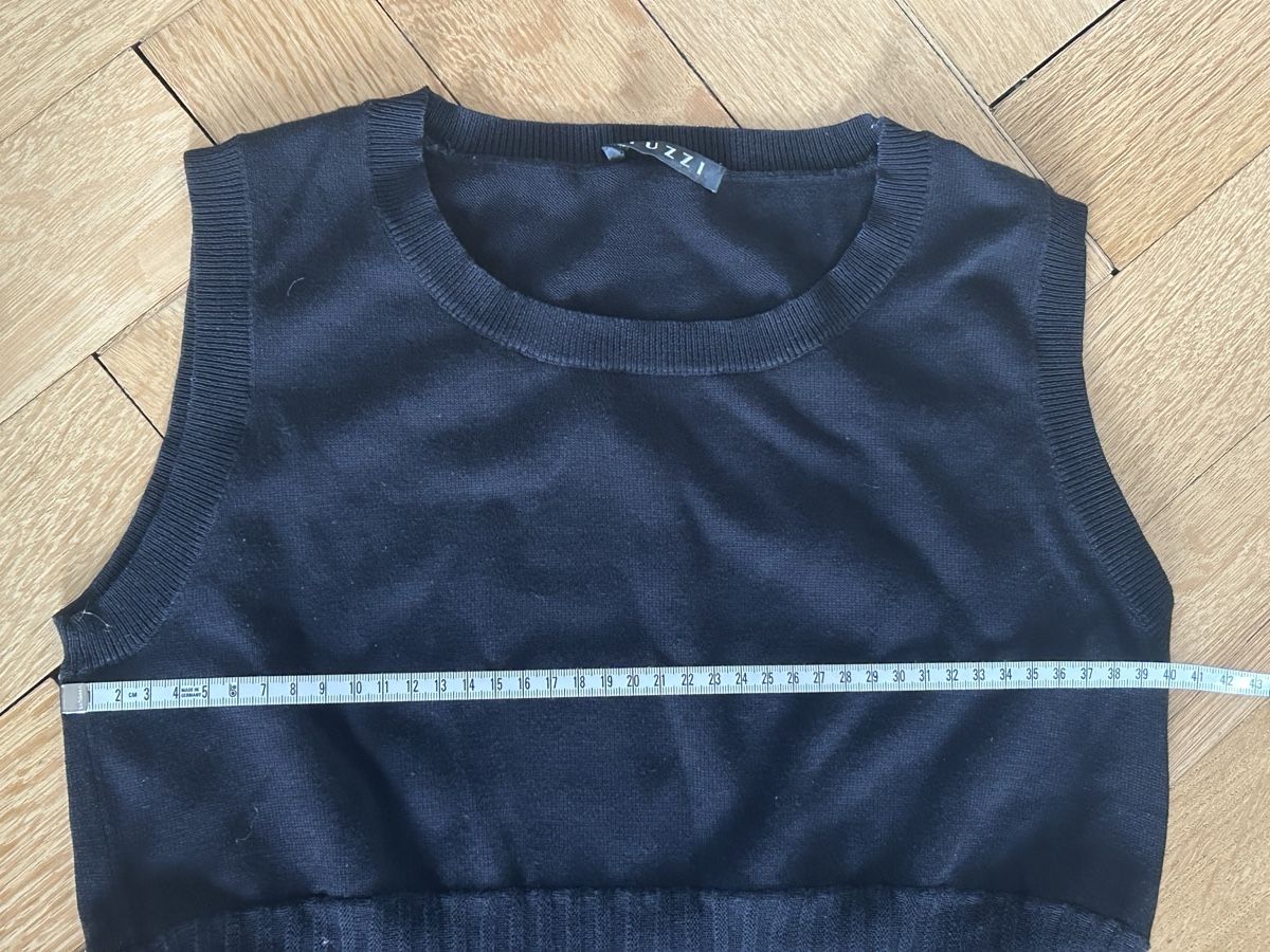 Kleider: Jolie petite robe noire, taille extensible – Gebraucht aus Neuchâtel von Yaya2020 2