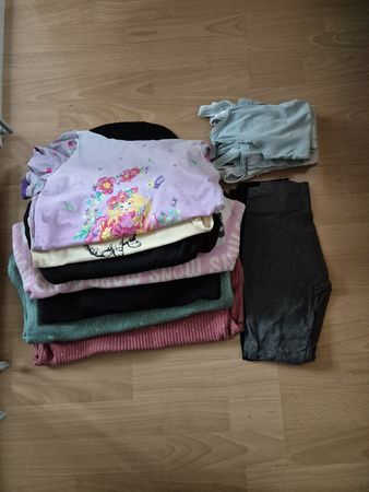 Kleiderpaket Gr. 122/128, 134/140