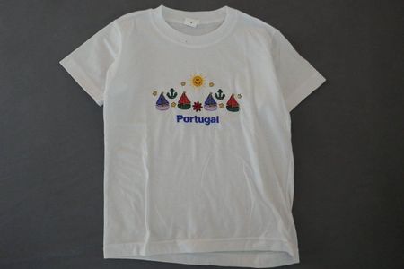 Neu: schönes T-Shirt Portugal Gr. 4 J.