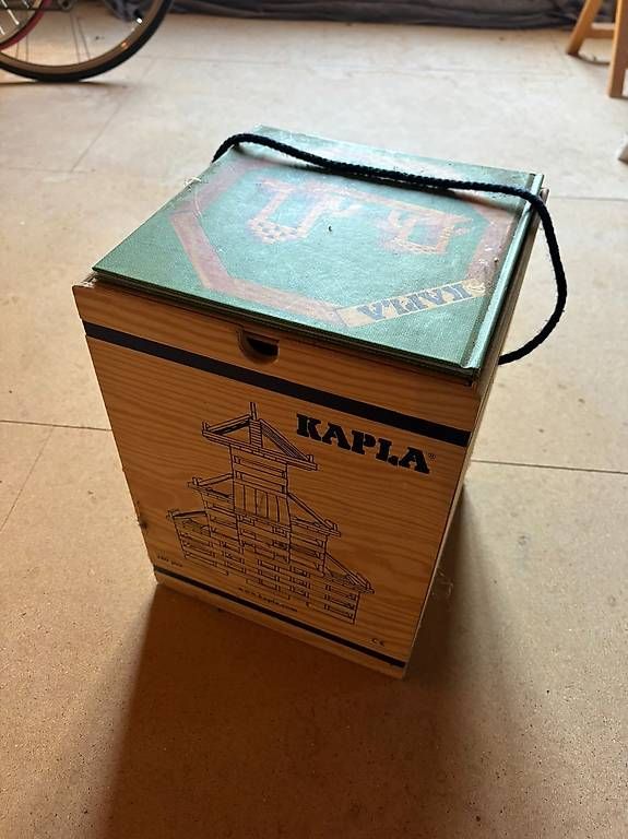 Kapla Spielzeuge: Kapla in grosser Holzbox – Gebraucht aus Zürich von rom_5vdf