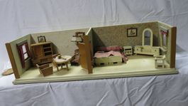 Maison de poupée vintage à restaurer