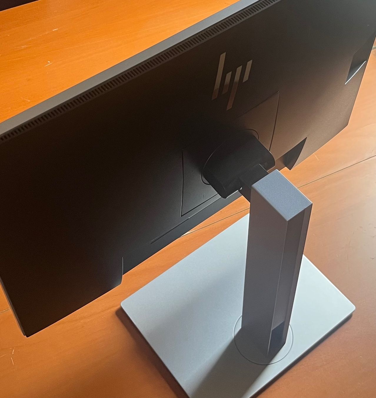 Hewlett Packard Monitor: HP MONITOR E243i 24" – Usato da Oberengstringen venduto da em2k 1