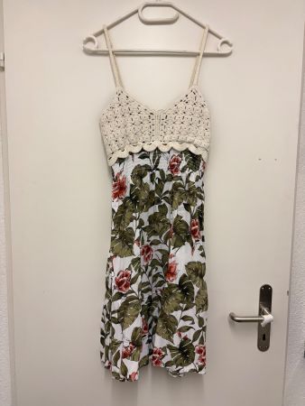 Kleid Sommerkleid Häkel-Oberteil Grösse S Blumenmuster