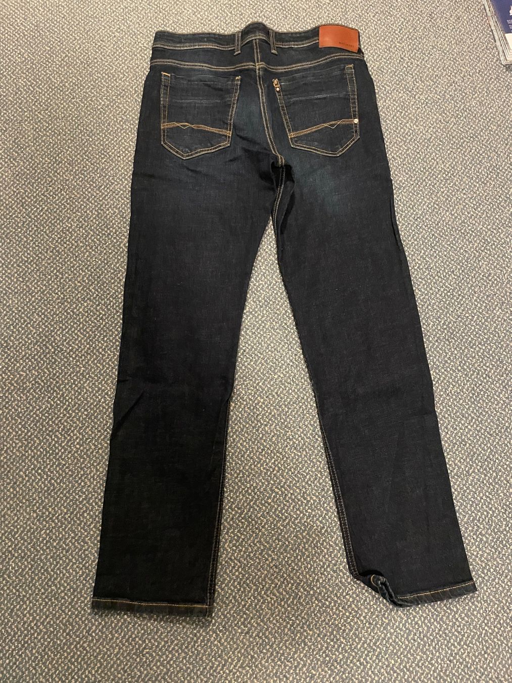 Jeans: Jeans – Neuf (Voir description) à Ormalingen par ced.fiech 1
