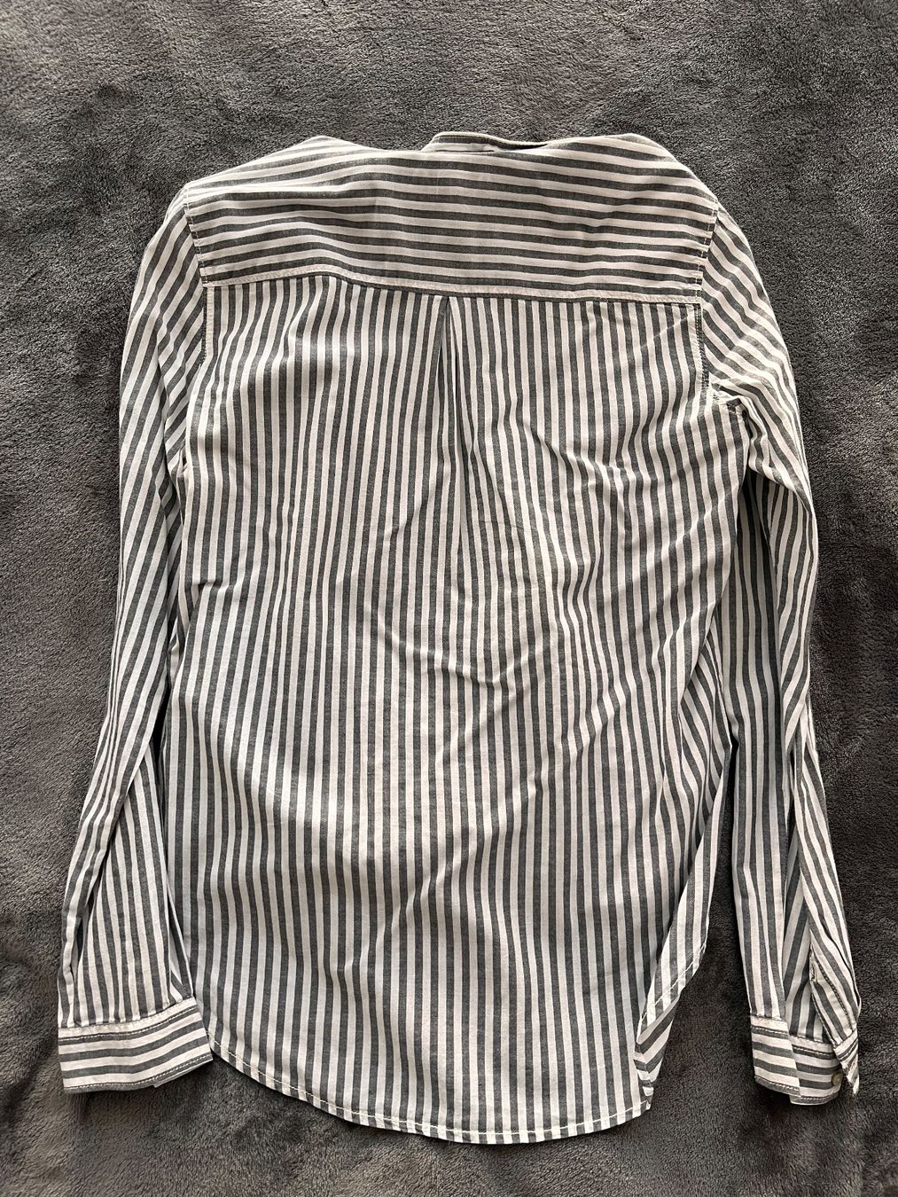 H&M Camicette: Chemise grise à rayures, taille S – Nuovo (secondo la descrizione) da Meyrin venduto da Sandra6 2