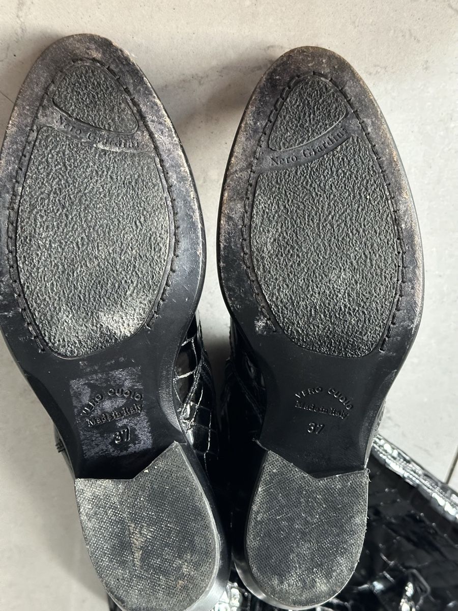 Scarpe da donna: Stivali in vernice nera – Usato da Castel San Pietro venduto da Moregi 4