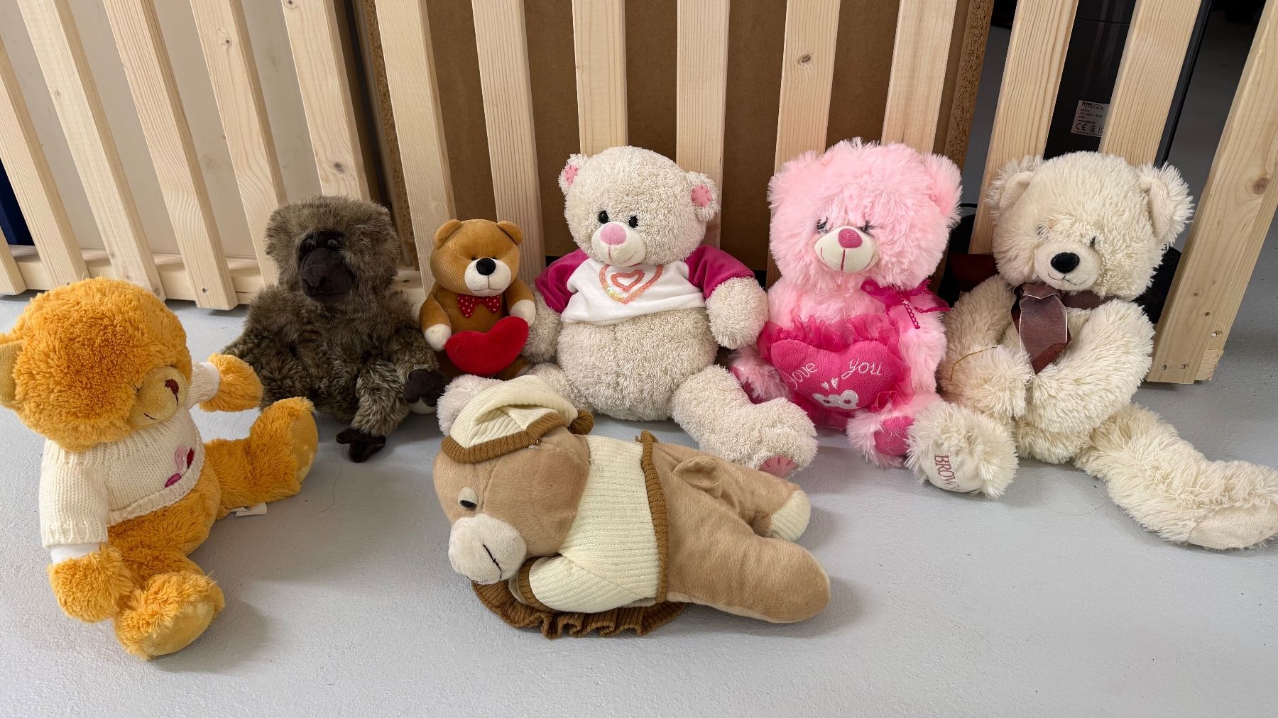 Jouets: 7 Teddy bears Gr. M and S – D'occasion à Wallisellen par S_lb