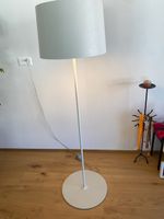 Stehlampe dimmbar