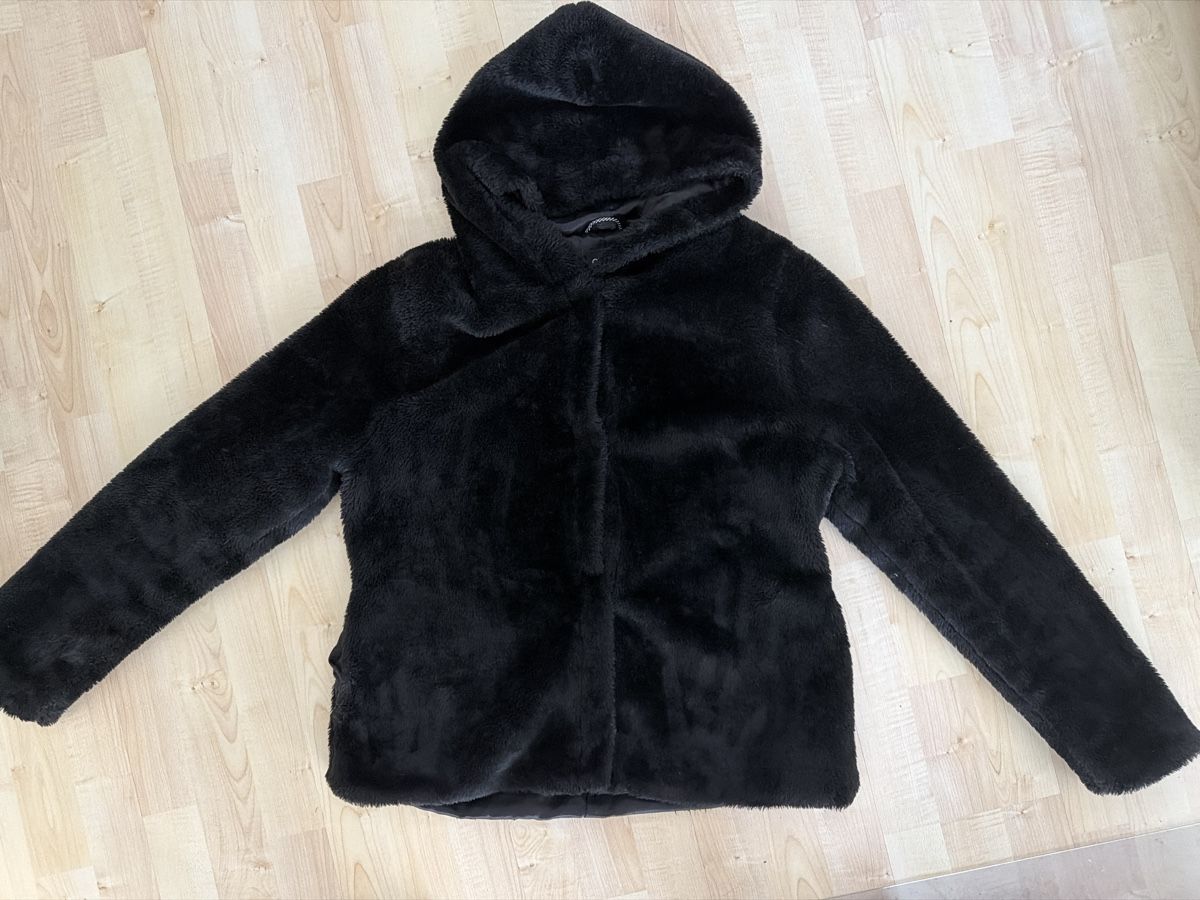 Jacken: Kunstfelljacke Gr. M – Neu (gemäss Beschreibung) aus Bassersdorf von em_mik18