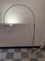 Elegante Baltensweiler Bogenleuchte Halo mit LED Leuchtmitte