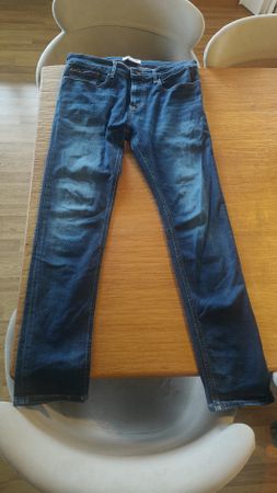 Tommy Jeans Gr. 33/34, Slim Tapered, Top Zustand