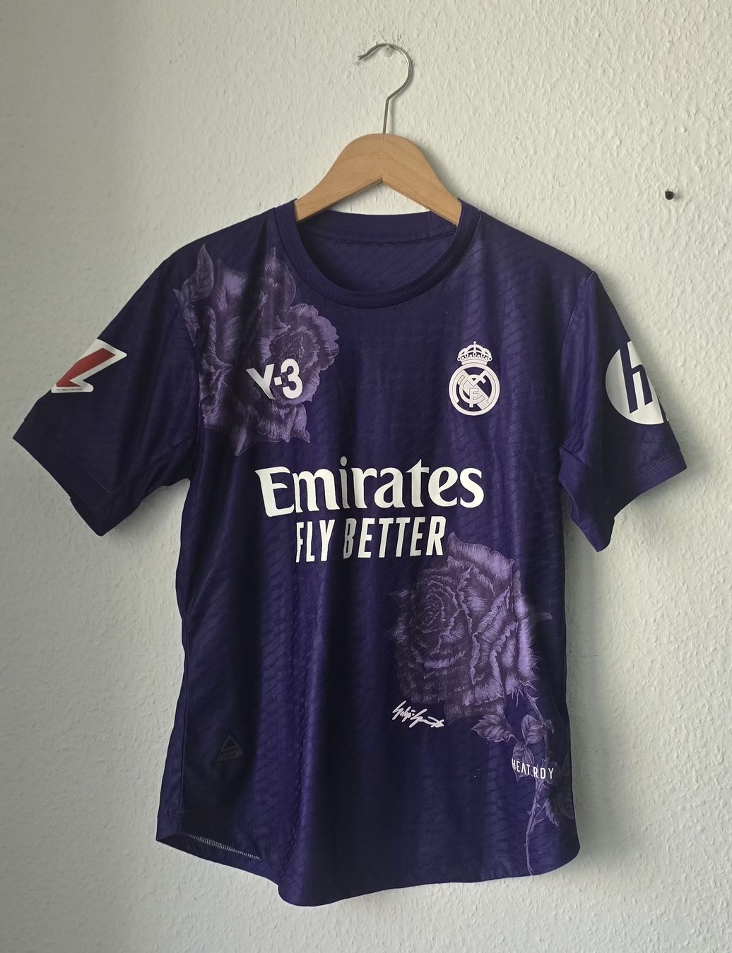 Real Madrid Canottiere & Pantaloni: Maillot Real Madrid Y-3 Violet Fleur - Taille M – Usato da Genève venduto da MariaS2 1