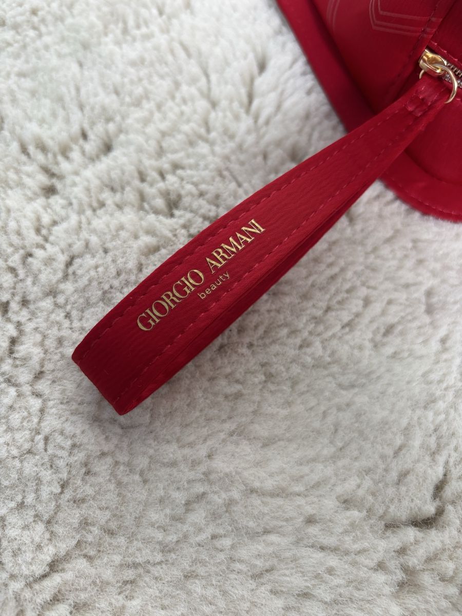Custodie per cosmetici: Giorgio Armani Necessaire – Nuovo (secondo la descrizione) da Steinmaur venduto da aly_mhs6 2