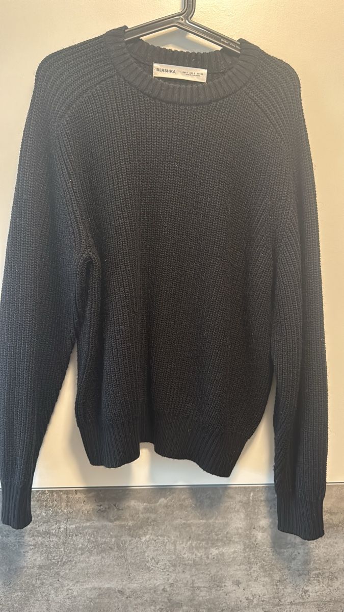Bershka Maglioni & Felpe: Schwarzer Strickpullover von Bershka – Usato da Aarburg venduto da manju2007