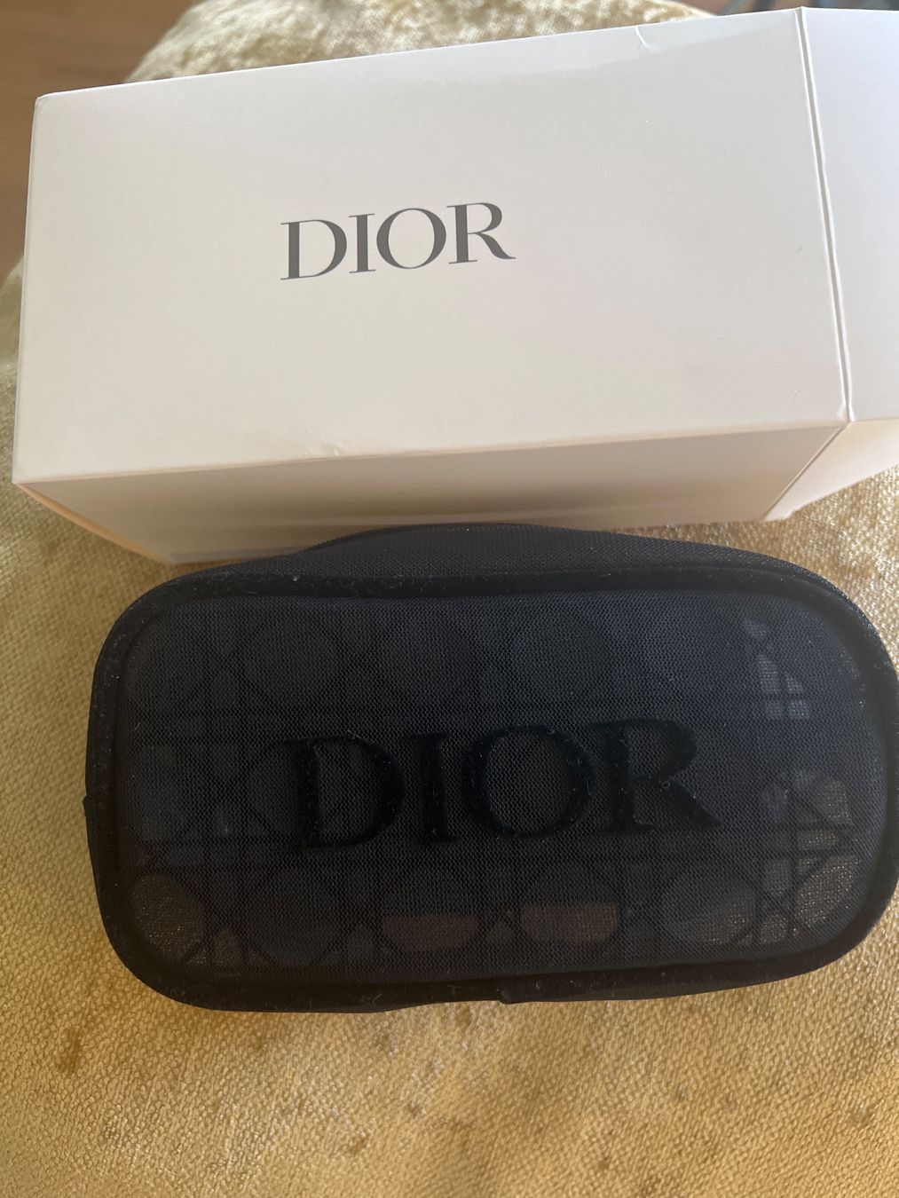 Dior Custodie per cosmetici: Dior Kosmetiktasche Schwarz neu – Usato da Uznach venduto da Ya_x7x6 1