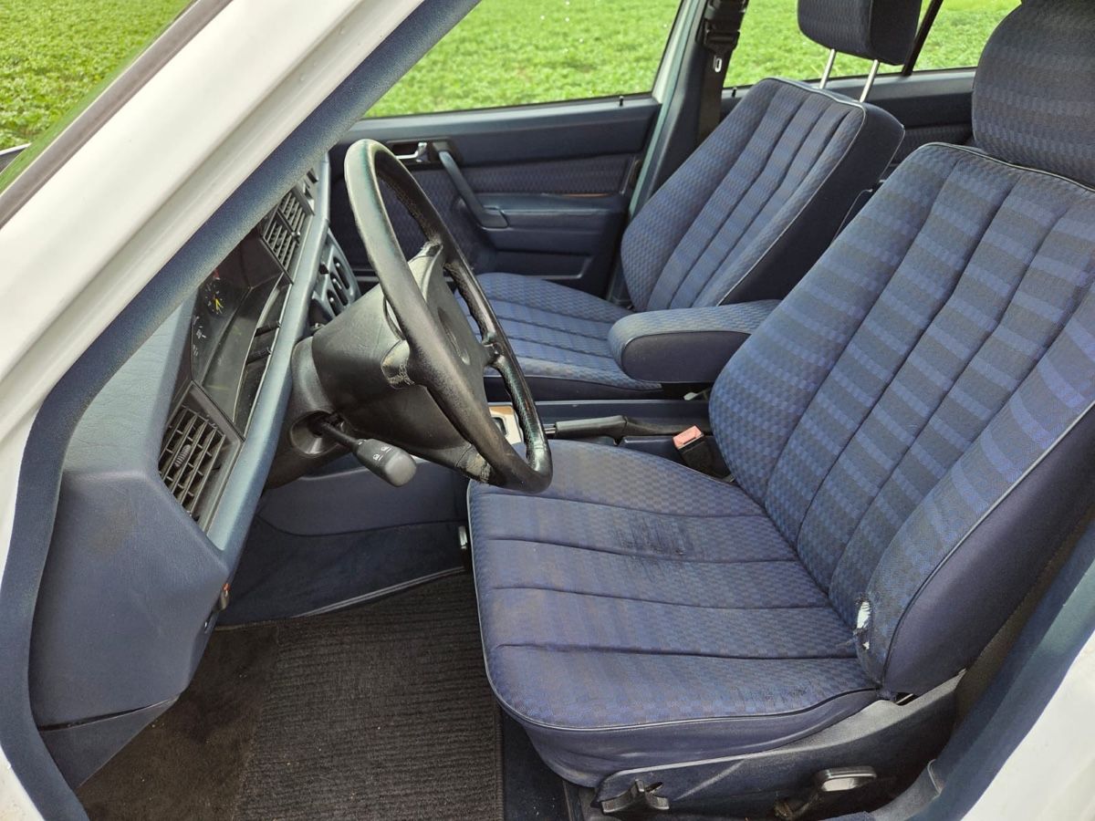 Mercedes-Benz Automobili: Mercedes W201 190e – Difettoso da Matzingen venduto da lar_klx9 4