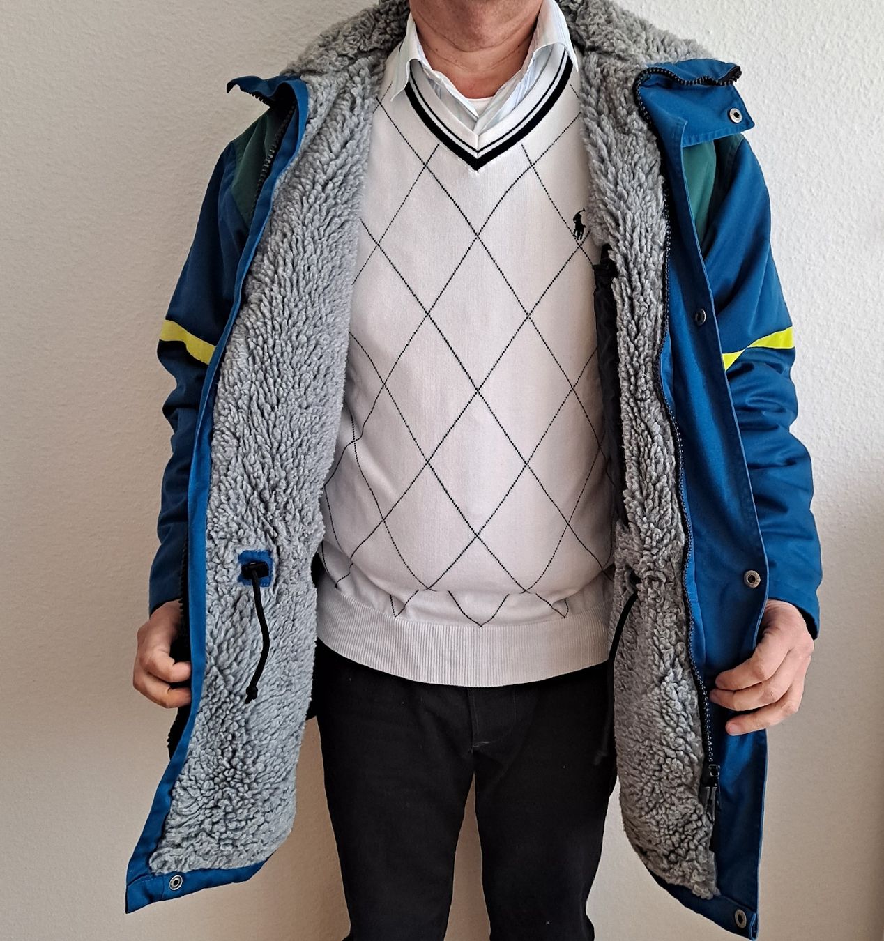 Helly Hansen Jacken: Helly Hansen Winterjacke mit Kapuze Gr. M – Gebraucht aus Liestal von Mas-Y-Mas 1