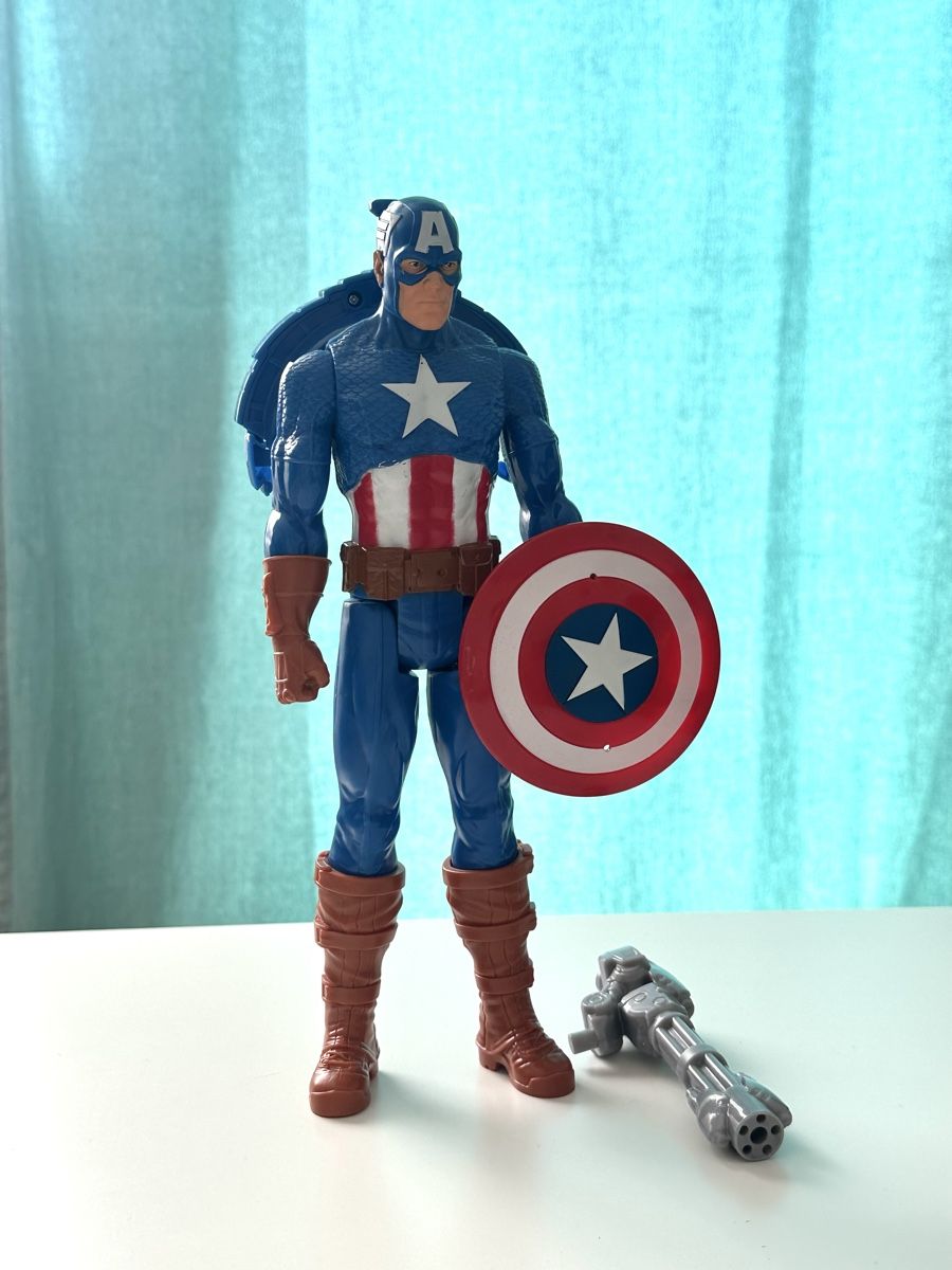 Marvel Statuette: Captain America Avengers Action Figure – Usato da Couvet venduto da Aura_aura