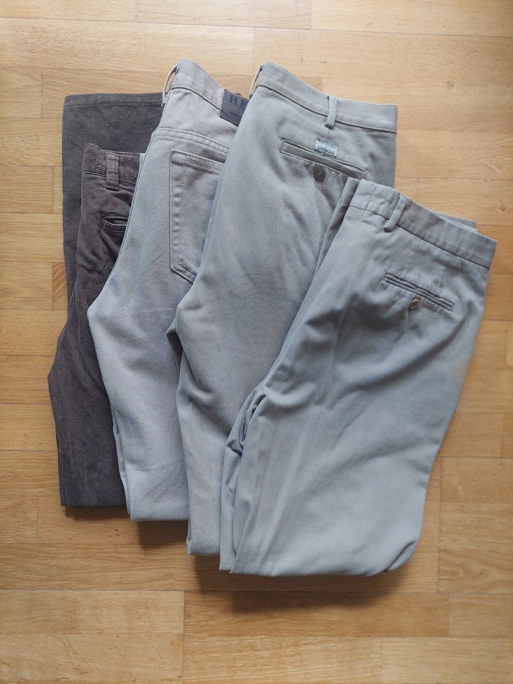 Lotti di vestiti: 4 Hosen Zara & Springfield – Usato da Zürich venduto da makimakimak