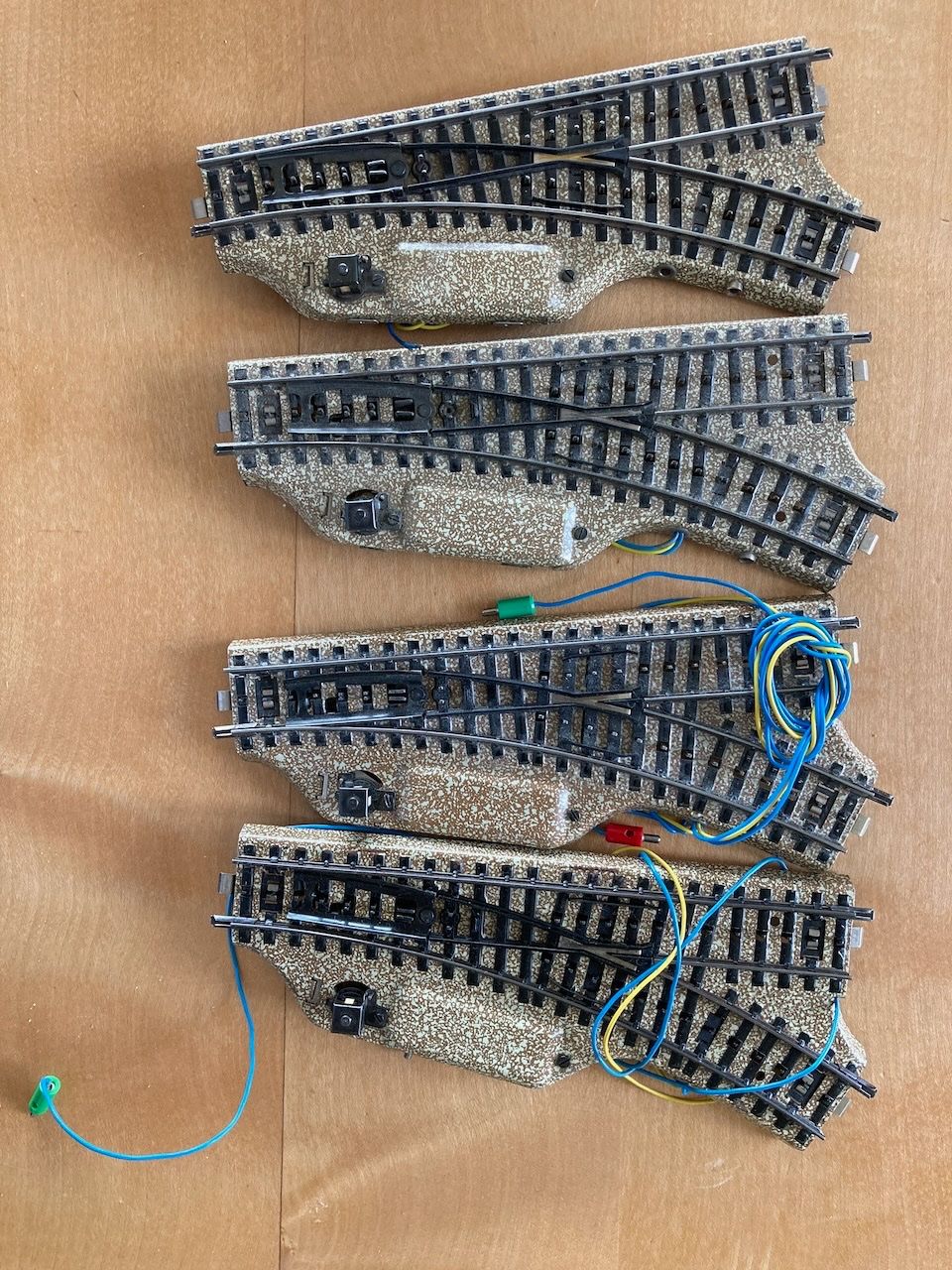 Märklin Modelleisenbahnen: Märklin  M-Gleis Weiche rechts – Gebraucht aus Dürnten von rh_falke
