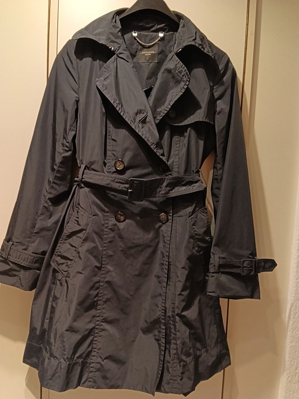 Max Mara Cappotti: Weekend Max Mara trench-coat, 36/S, imperméable, navy – Usato da Neuchâtel venduto da Virgule50 9