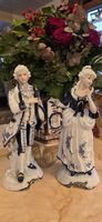 2 Edle grosse Porzellanfiguren mit Säule, 1970 Jahre