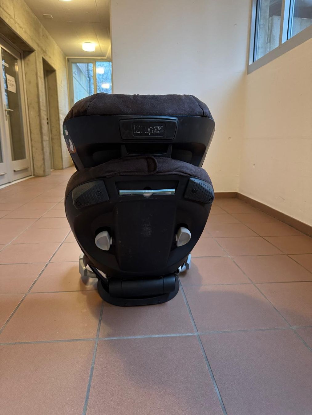 Seggiolini per auto: BeSafe Kindersitz – Usato da Meilen venduto da Bigliese 1