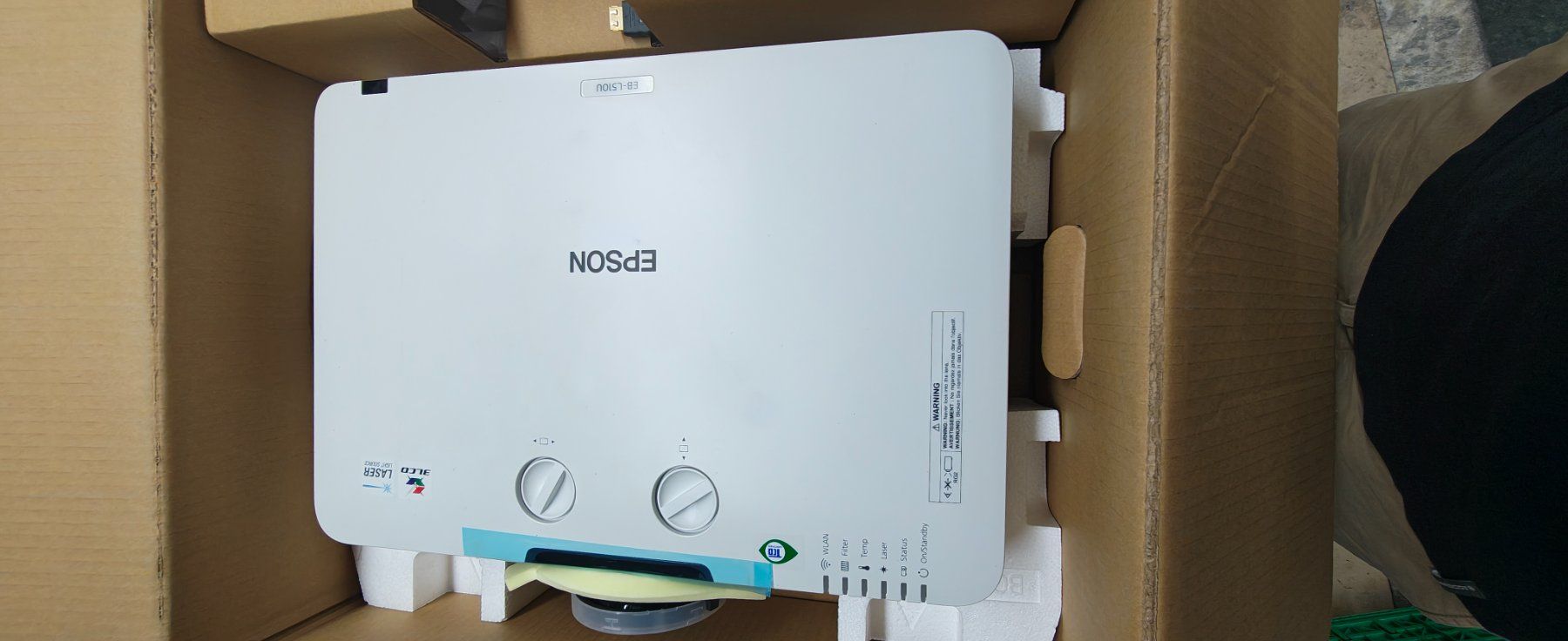 Epson Proiettori: Epson Laser Beamer EB-L510U gebraucht ca. 150 Std – Usato da Widnau venduto da doni87