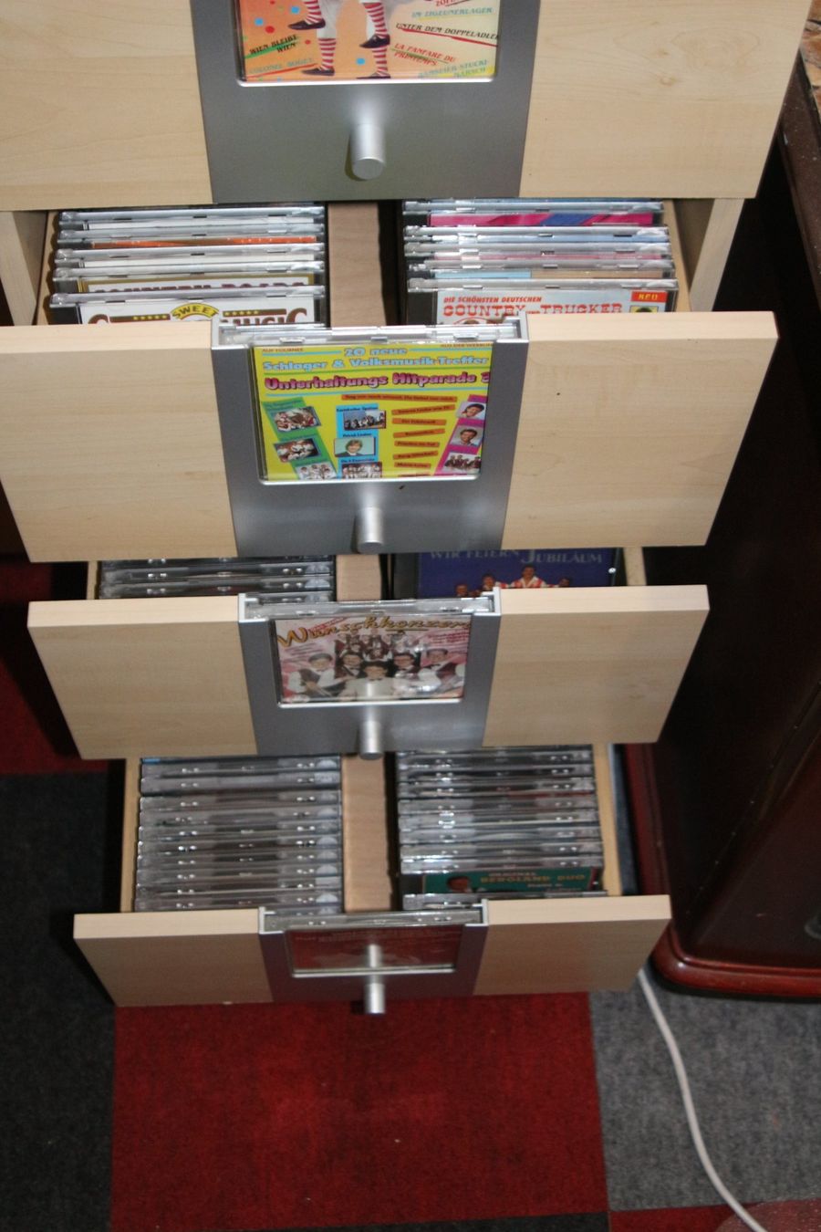 CDs: 2Stk. CD-Schrank mit über 450 Stück. CD – Gebraucht aus Benglen von polli77 3