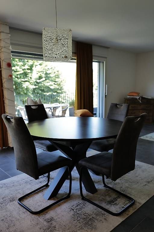 Tischset: Moderner Design-Esstisch mit 6 Stühlen – Gebraucht aus Basel von easydriver23 1