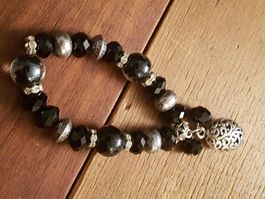 Armband schwarz silberfarben Gummizug sehr chic facettiert