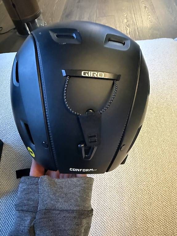 Casques: Skihelm Giro – D'occasion à Wollerau par isa_fx8n 1