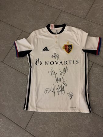 Original FC Basel Trikot signiert!Gr.164