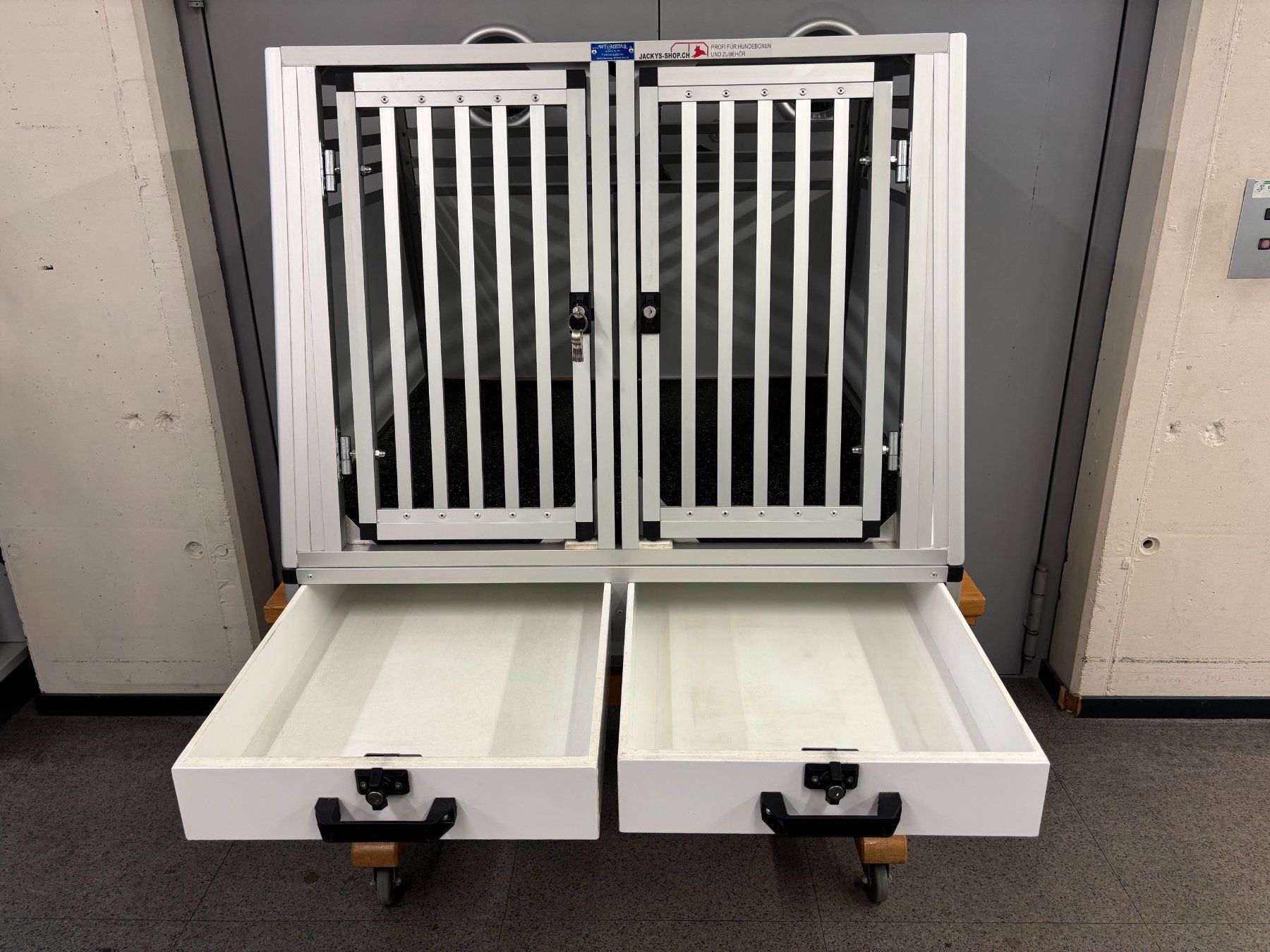 Gabbie, trasporto & Sicurezza: Auto/Transport Doppelhundebox "WT-Metall" – Usato da Rafz venduto da Domimir