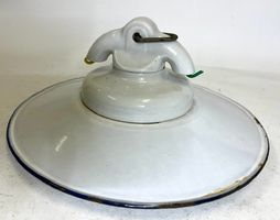 Hängelampe aus Emaille mit Porzellan Halterung und Fassung